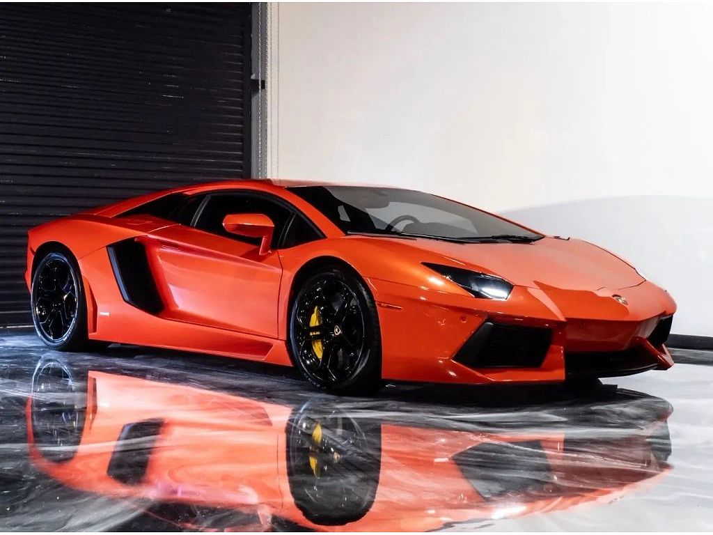 2012 Lamborghini Aventador LP 700-4
