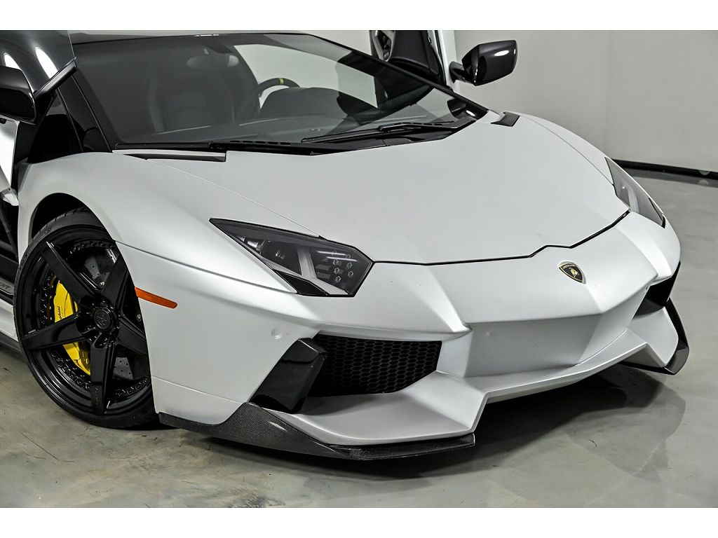 2013 Lamborghini Aventador LP 700-4
