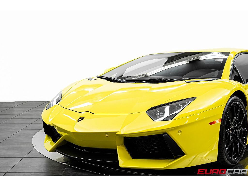 2015 Lamborghini Aventador LP 700-4