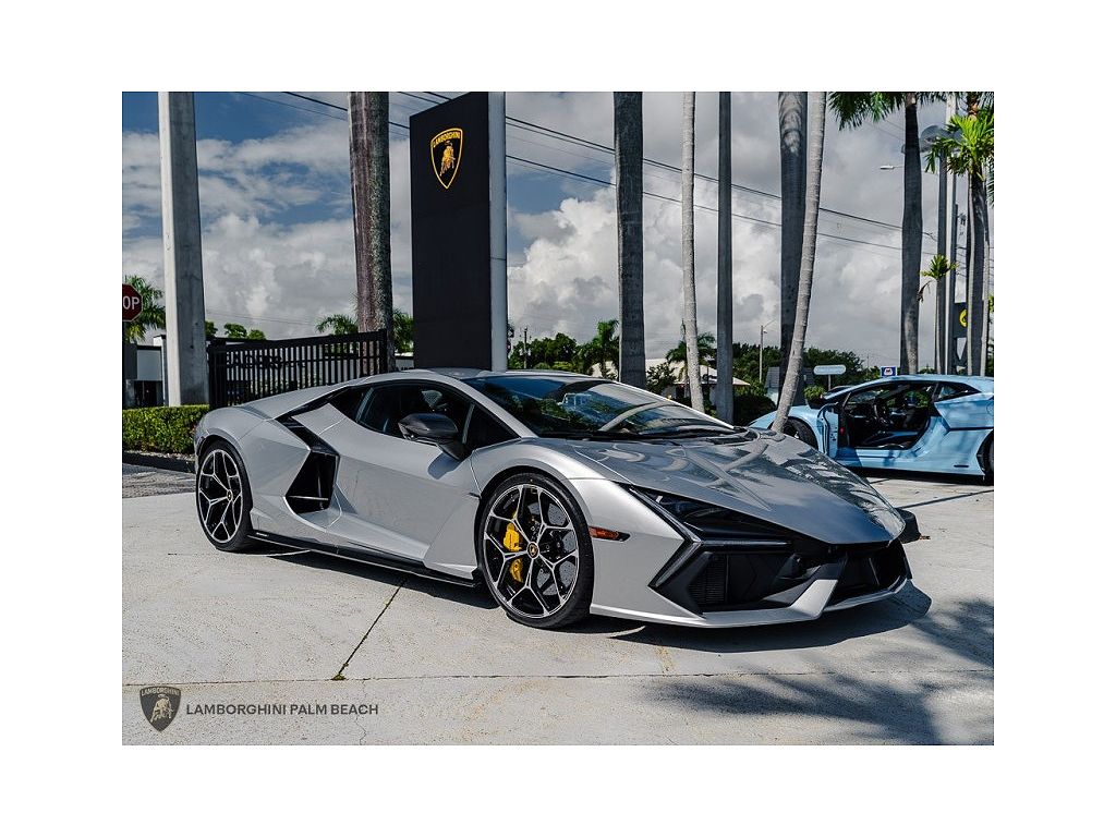 2025 Lamborghini Revuelto