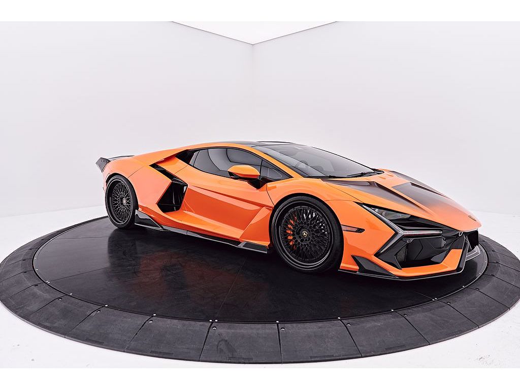 2025 Lamborghini Revuelto