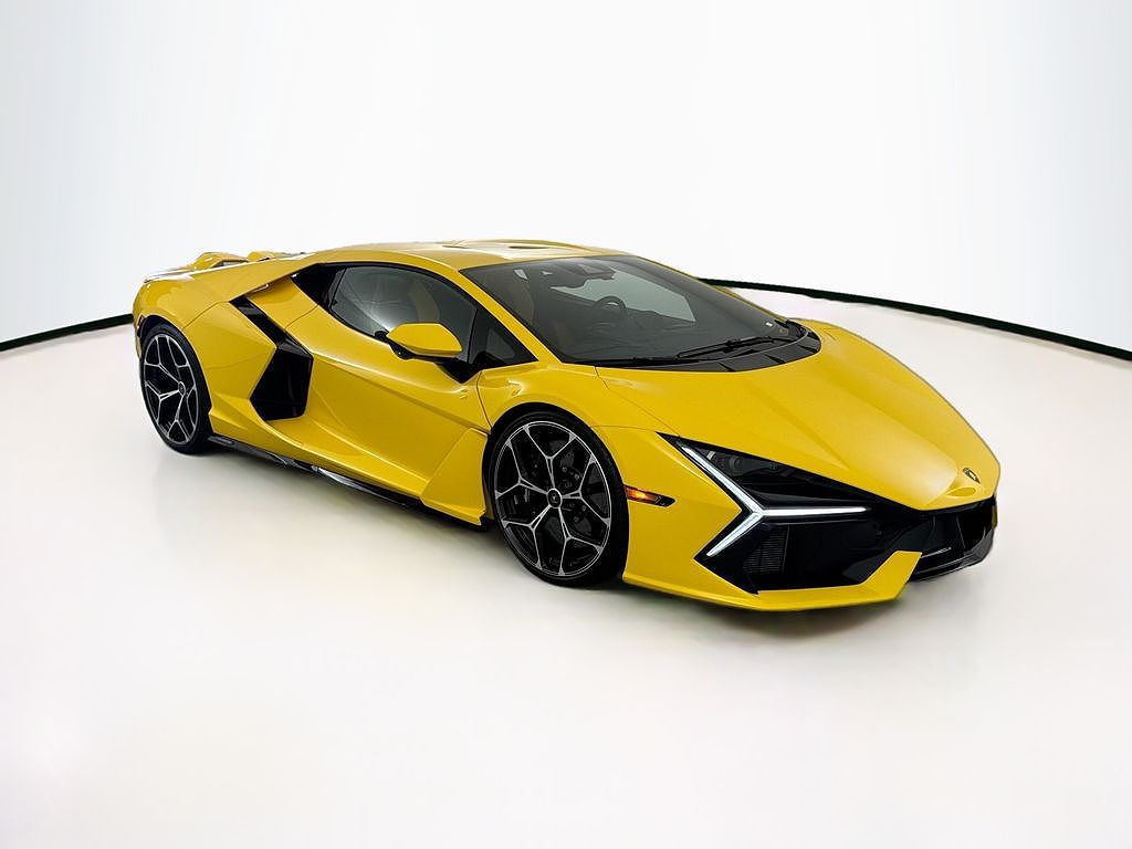 2024 Lamborghini Revuelto