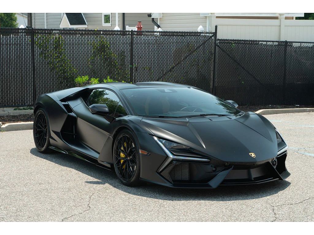 2024 Lamborghini Revuelto