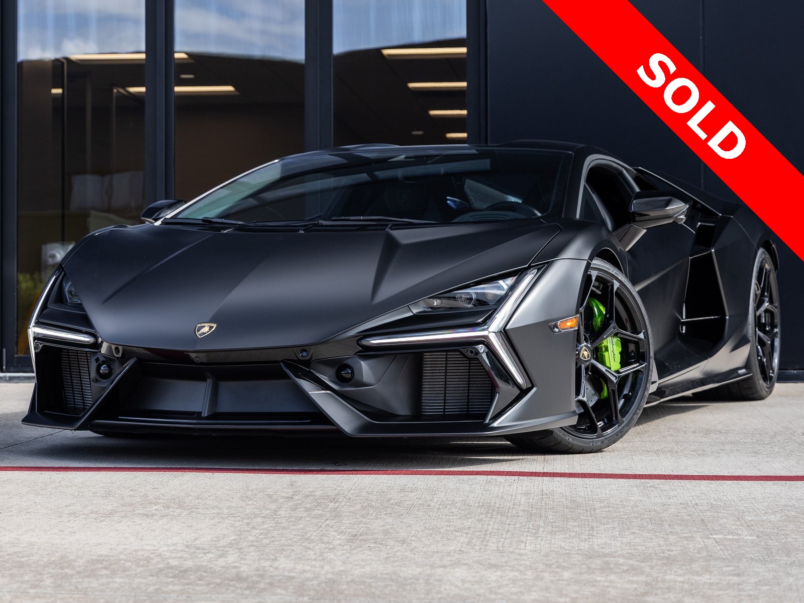 2024 Lamborghini Revuelto