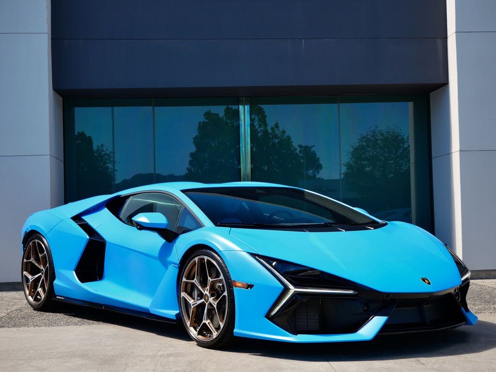 2025 Lamborghini Revuelto