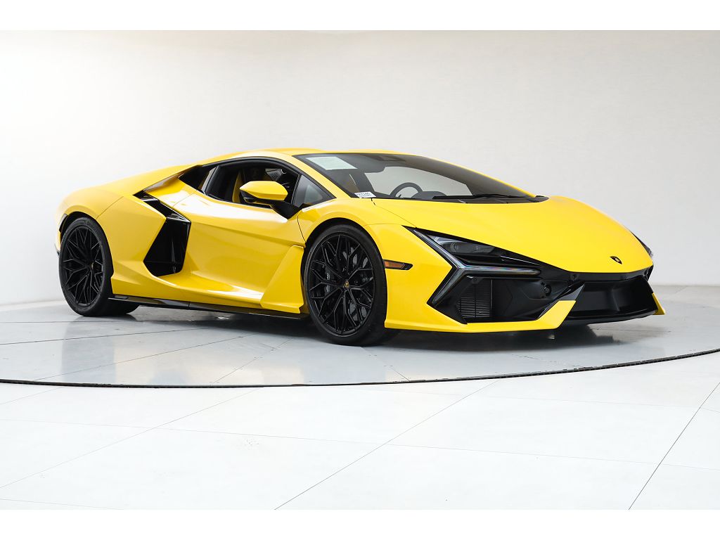 2024 Lamborghini Revuelto