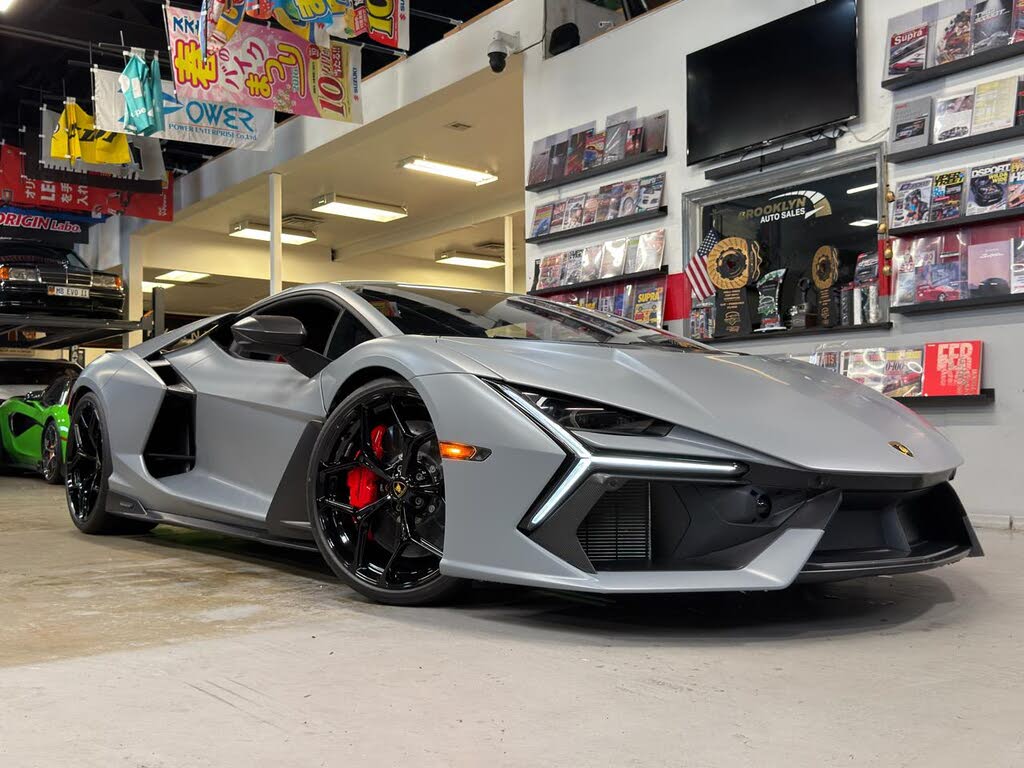 2024 Lamborghini Revuelto