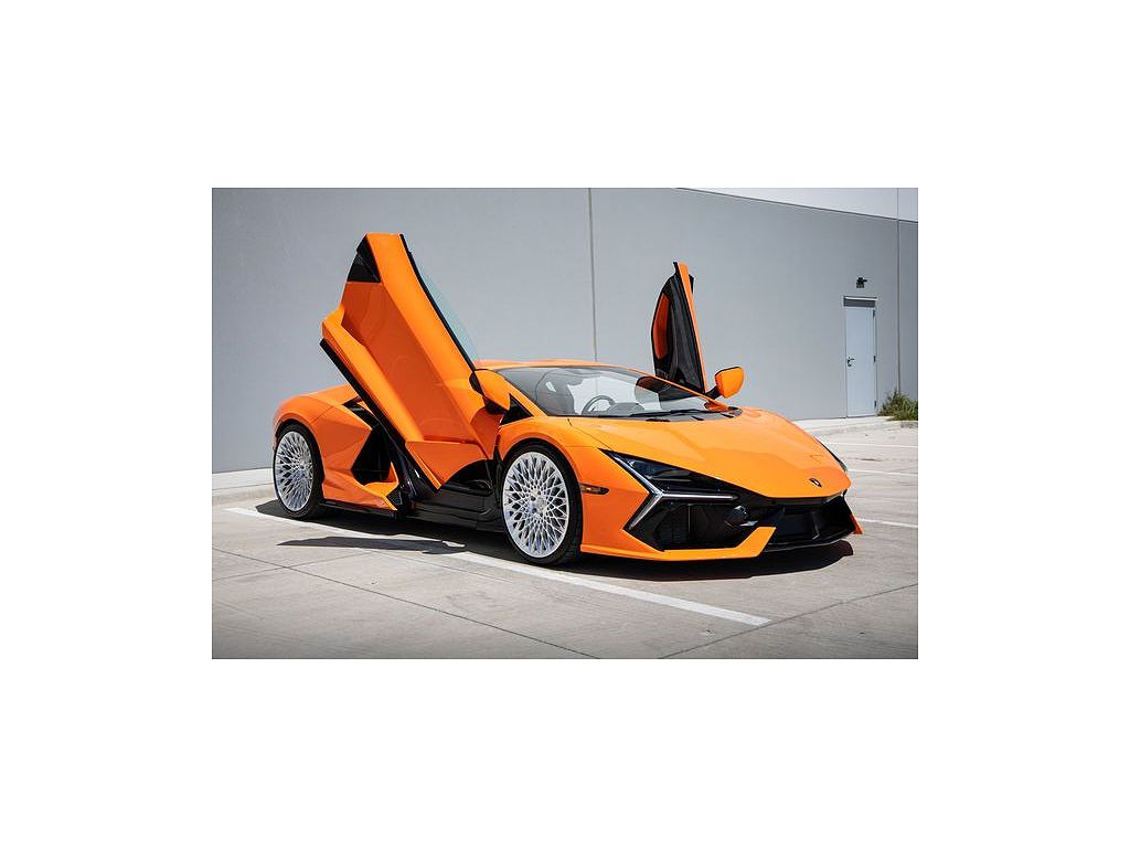 2024 Lamborghini Revuelto