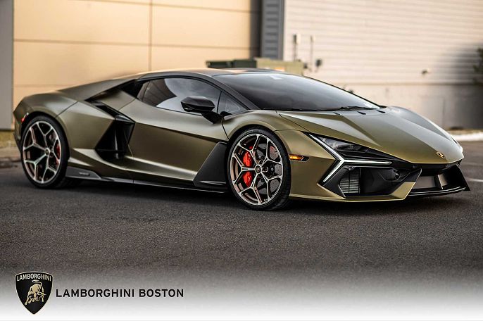 2025 Lamborghini Revuelto