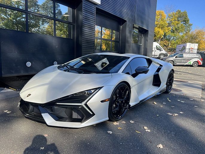 2025 Lamborghini Revuelto