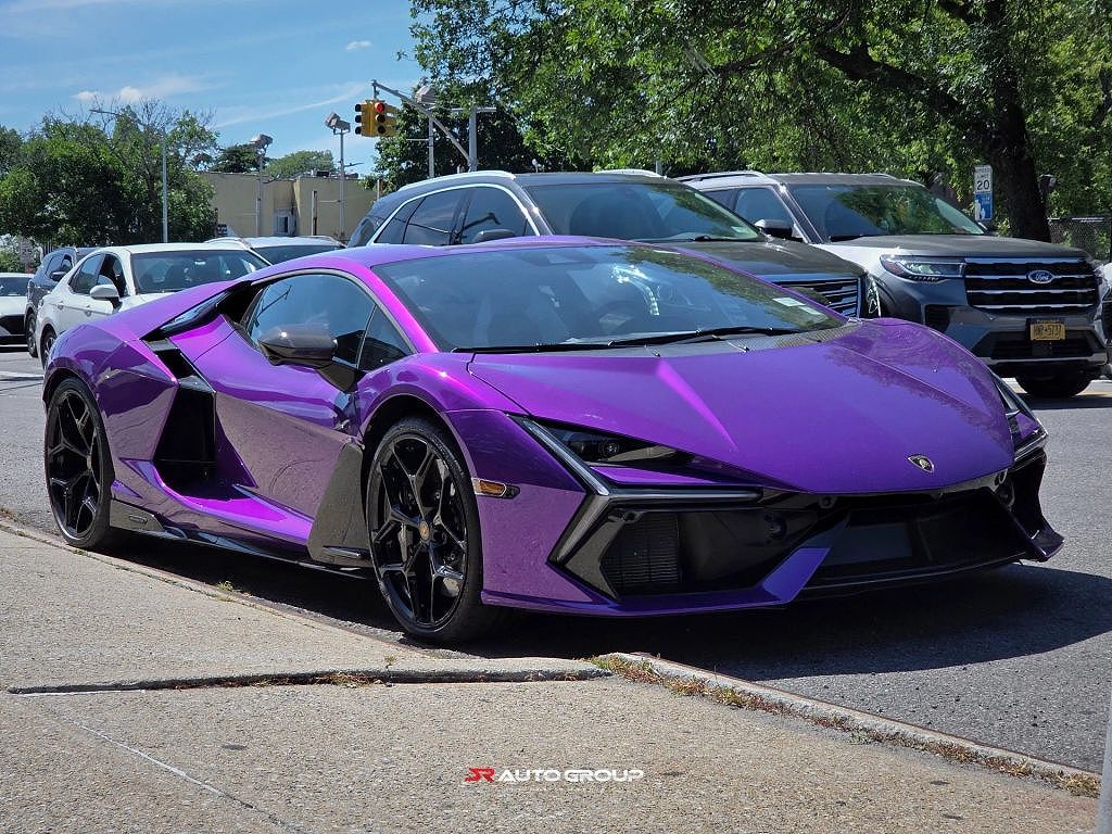 2024 Lamborghini Revuelto