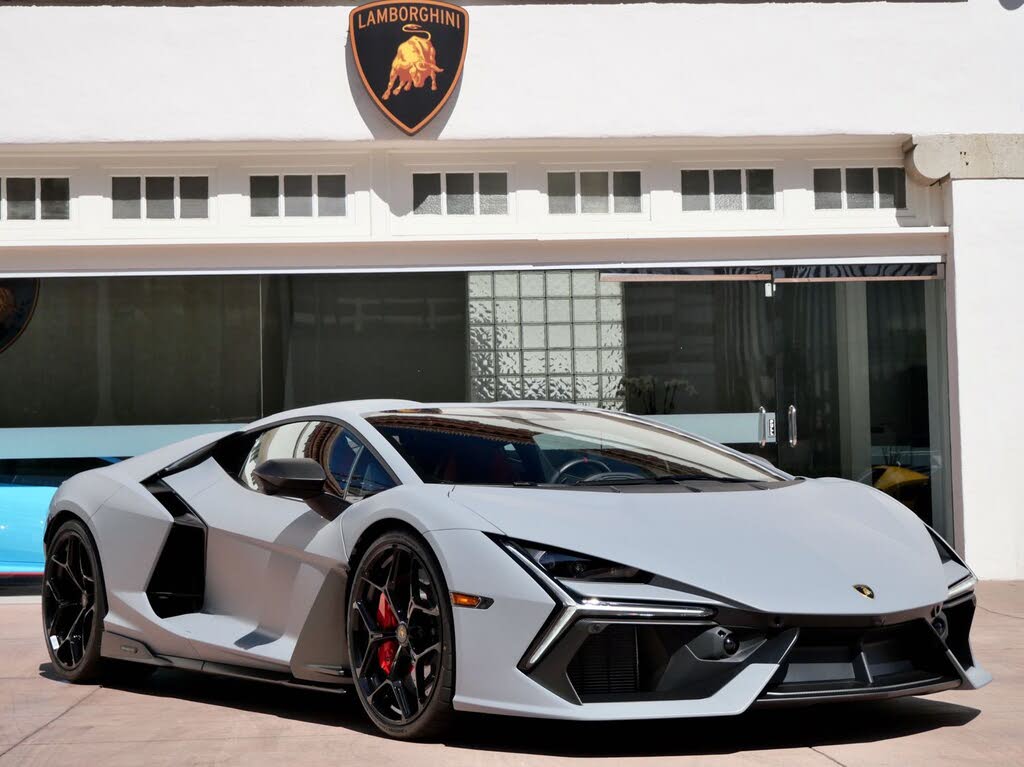 2024 Lamborghini Revuelto