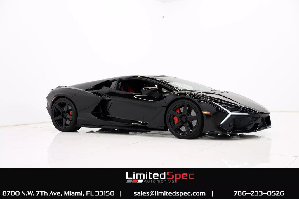2024 Lamborghini Revuelto