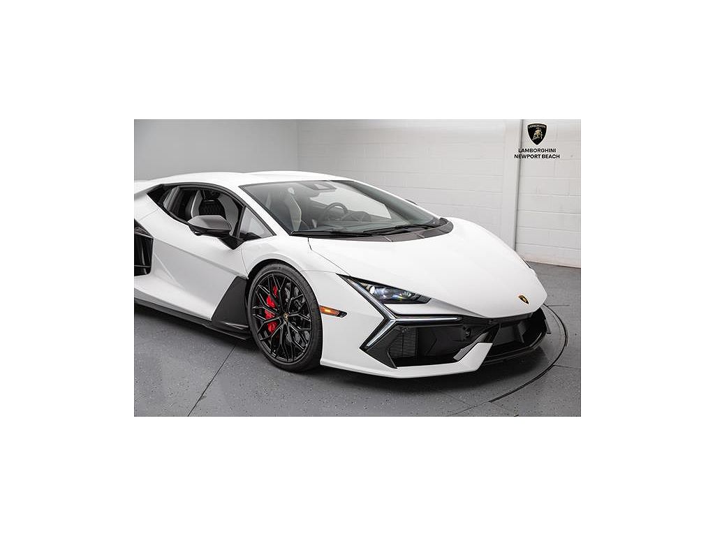2024 Lamborghini Revuelto