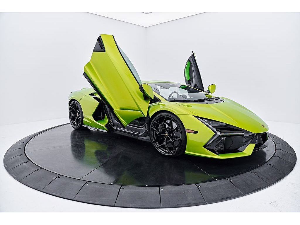 2025 Lamborghini Revuelto