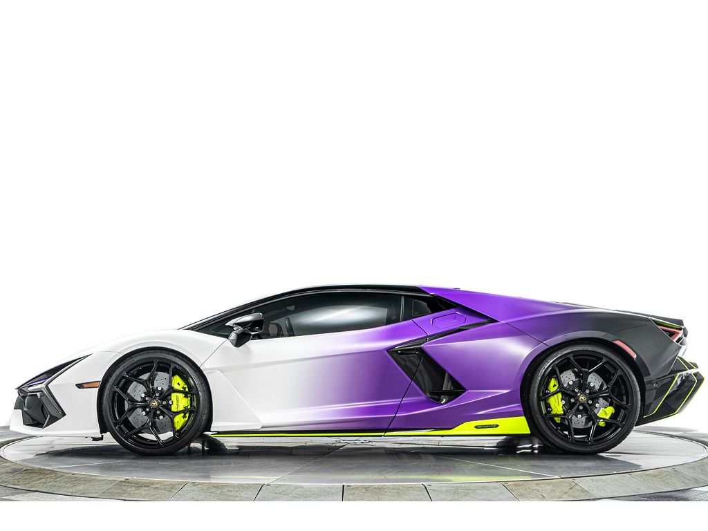 2025 Lamborghini Revuelto