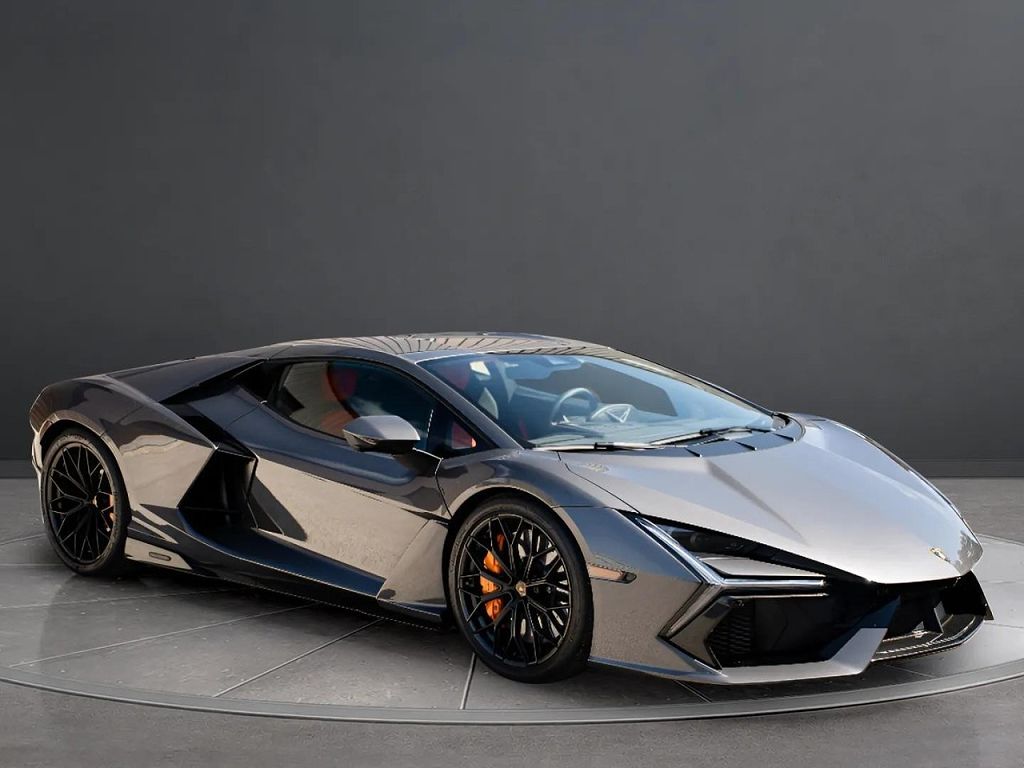 2025 Lamborghini Revuelto
