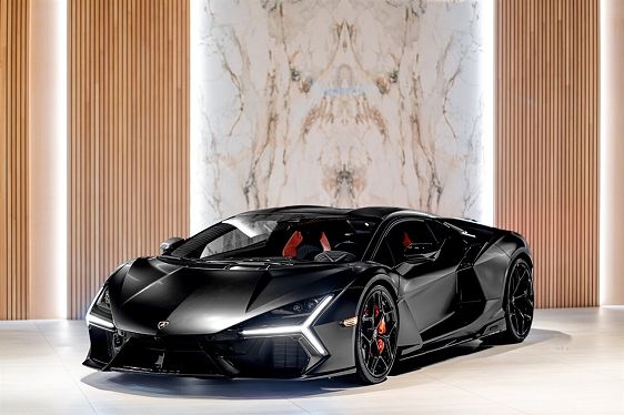 2024 Lamborghini Revuelto