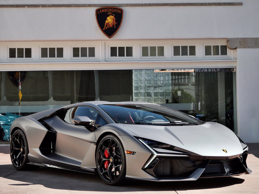 2024 Lamborghini Revuelto