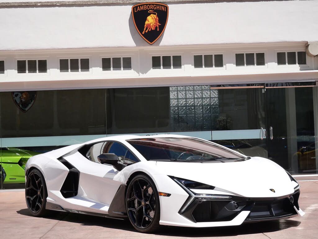 2024 Lamborghini Revuelto