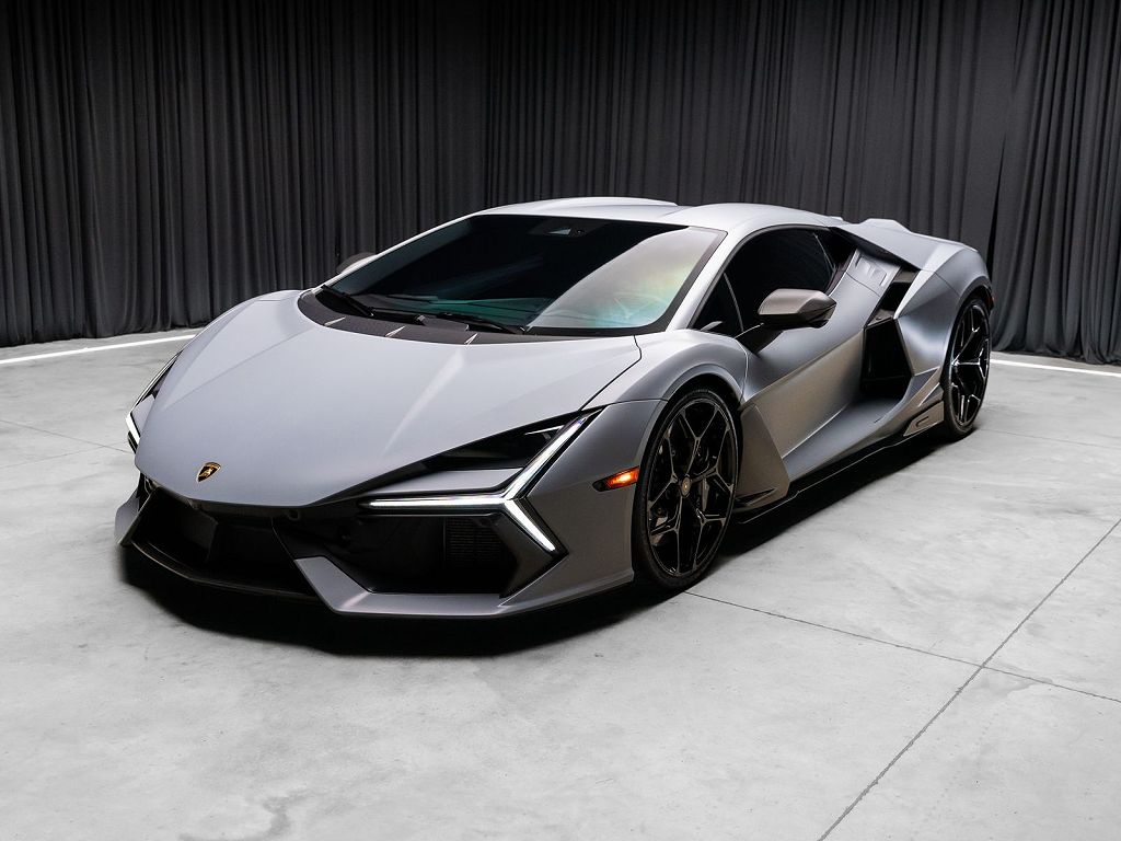 2024 Lamborghini Revuelto