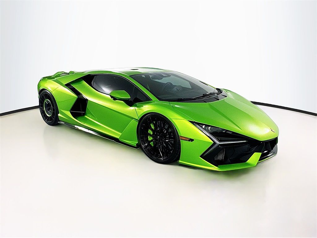 2024 Lamborghini Revuelto