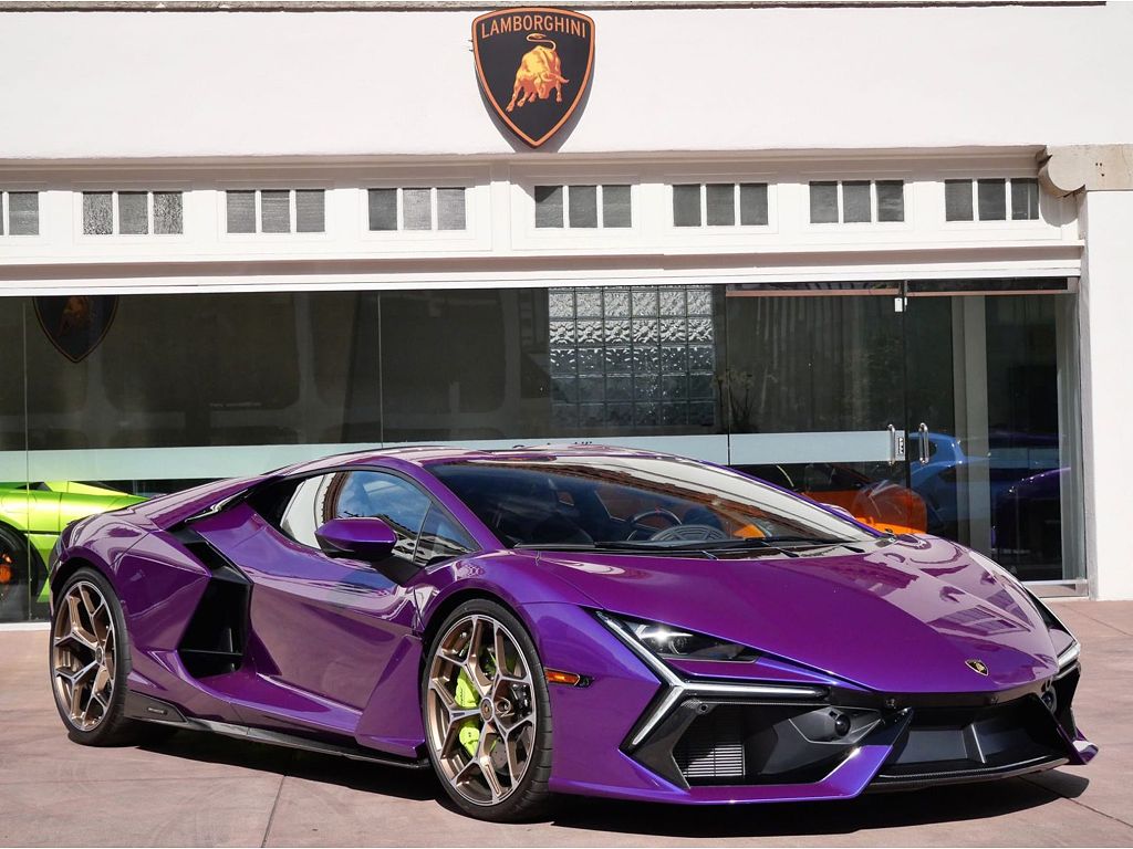 2025 Lamborghini Revuelto