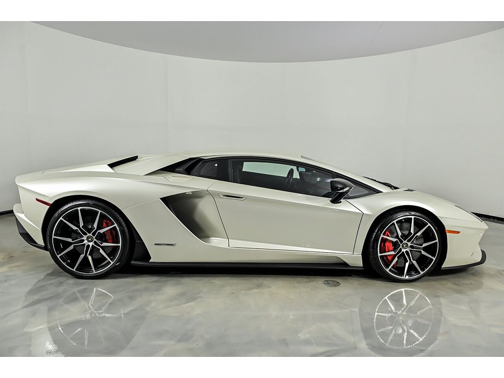 2017 Lamborghini Aventador S