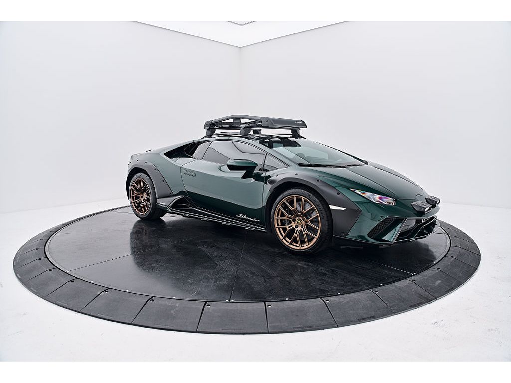 2024 Lamborghini Huracán Sterrato