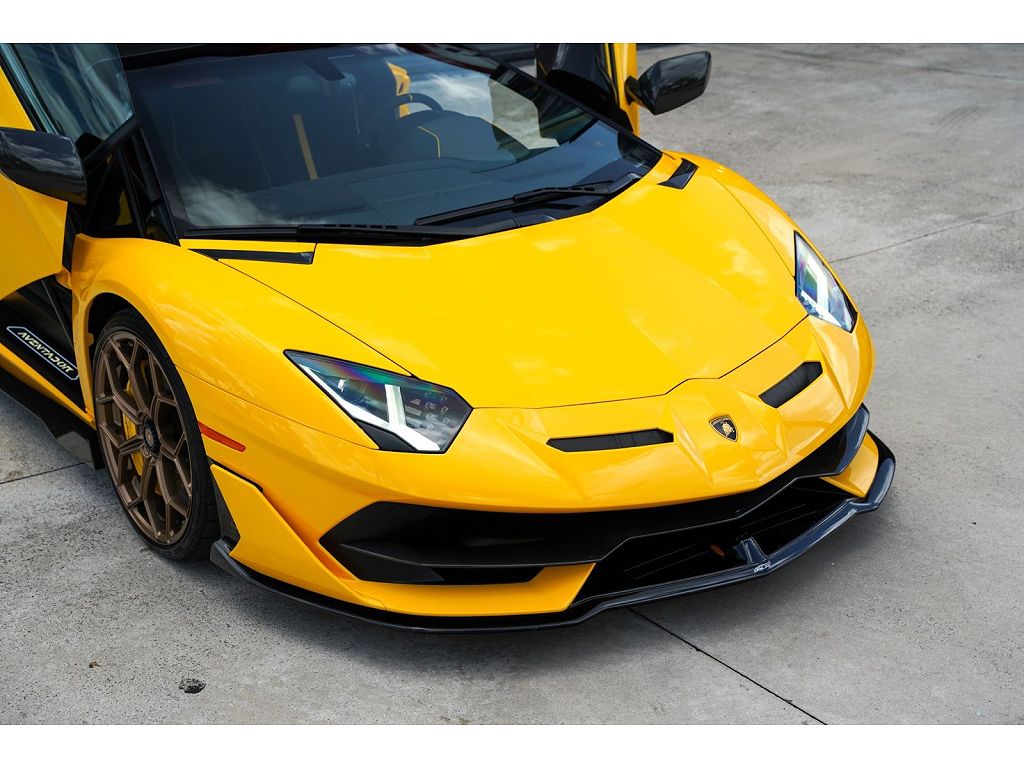 2021 Lamborghini Aventador SVJ Roadster