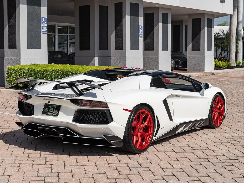 2016 Lamborghini Aventador LP 700-4 Roadster