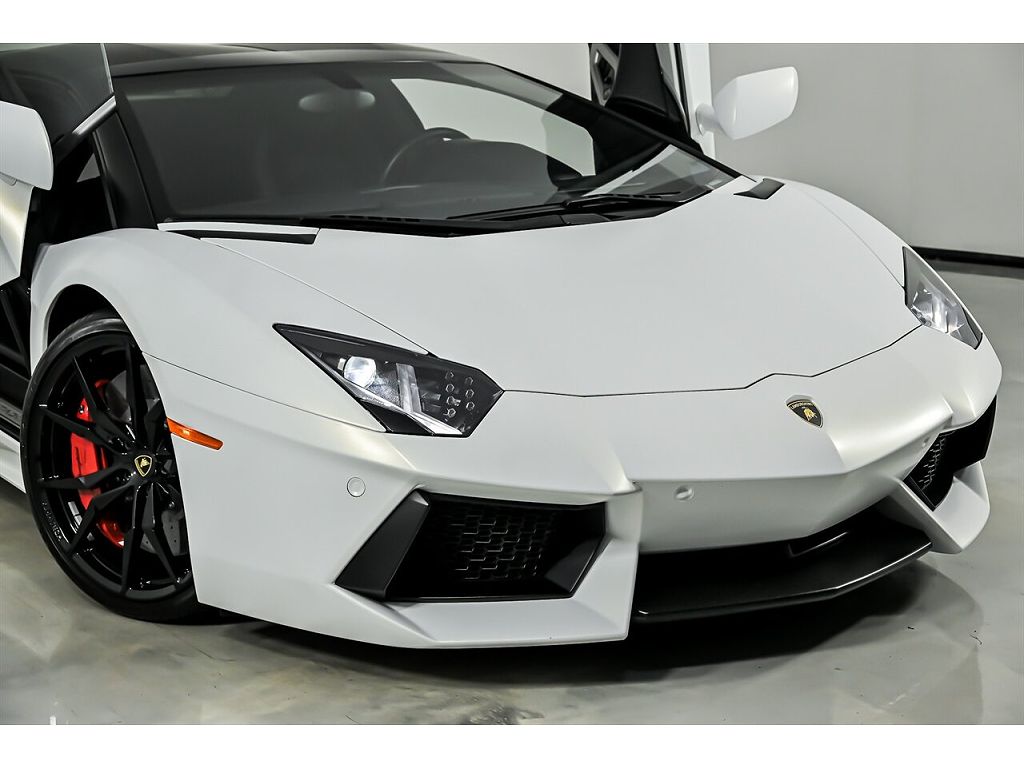 2017 Lamborghini Aventador LP 700-4 Roadster