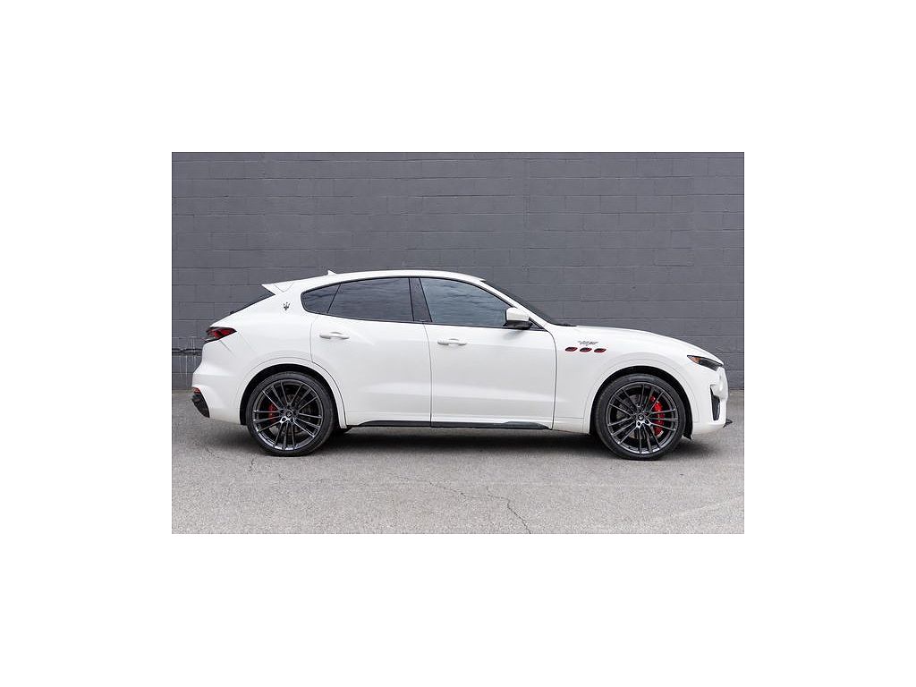 2022 Maserati Levante Trofeo