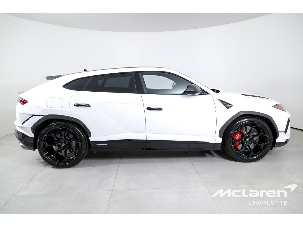 2023 Lamborghini Urus Performante