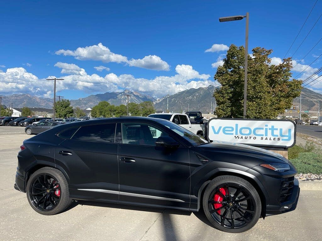 2022 Lamborghini Urus Pearl Capsule
