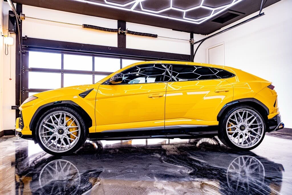 2020 Lamborghini Urus