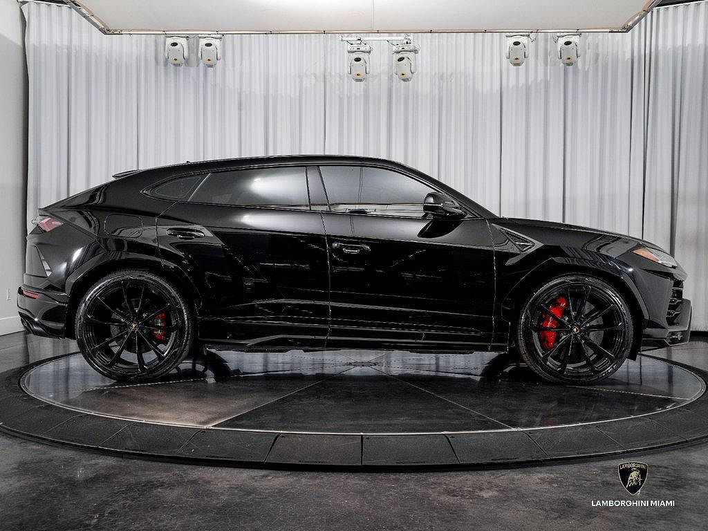 2022 Lamborghini Urus