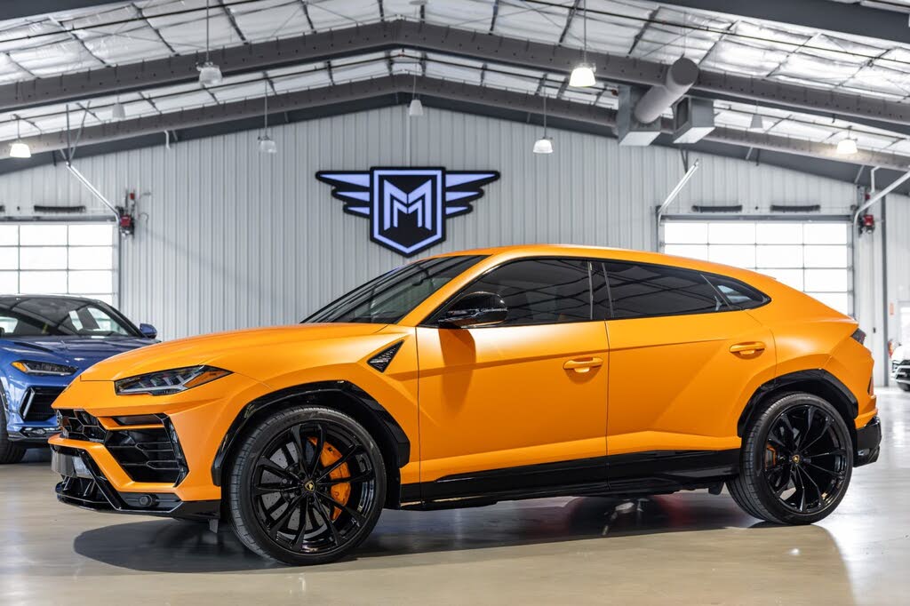 2022 Lamborghini Urus Pearl Capsule