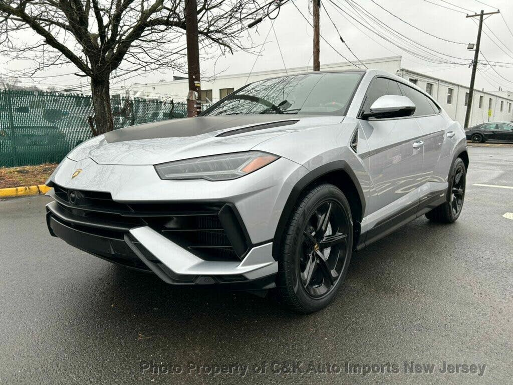 2024 Lamborghini Urus S