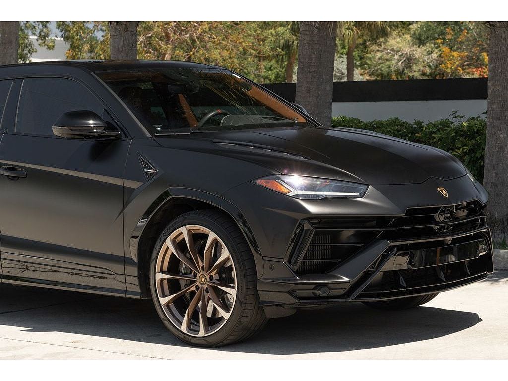 2023 Lamborghini Urus S