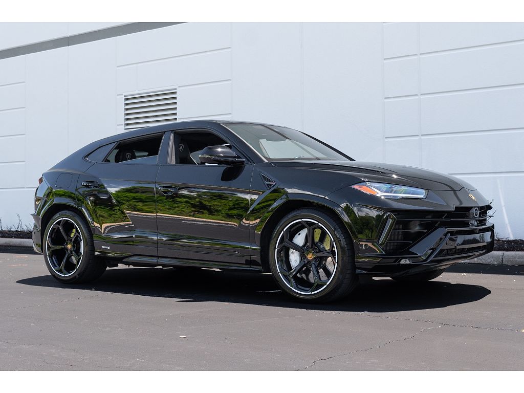 2023 Lamborghini Urus S