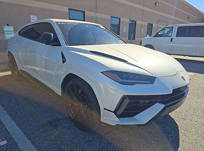 2024 Lamborghini Urus S