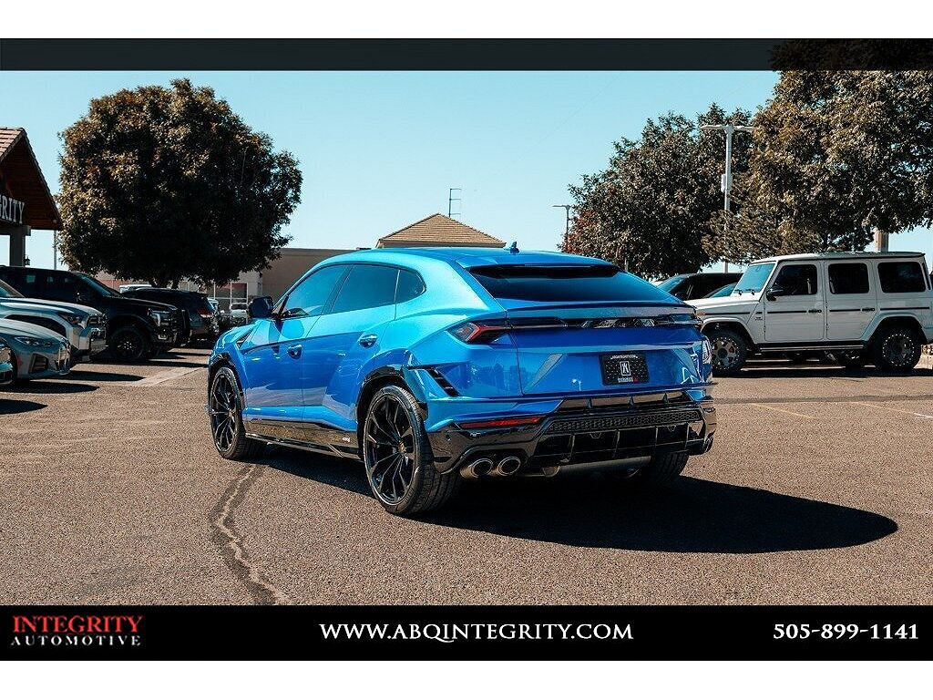 2023 Lamborghini Urus S