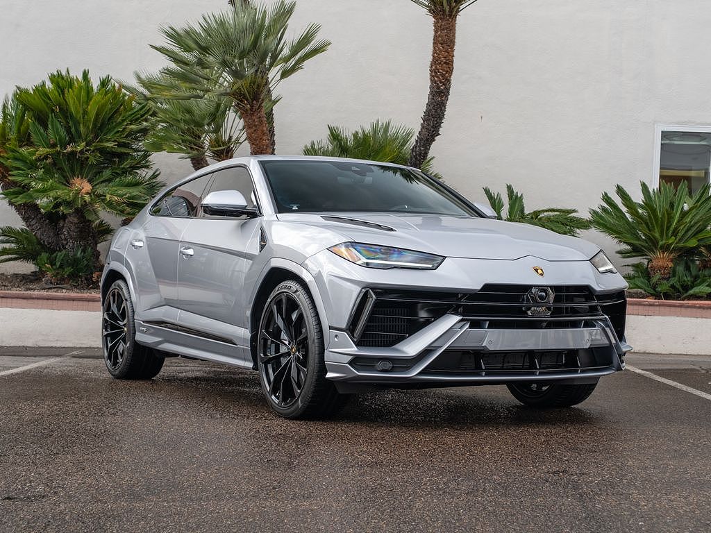 2024 Lamborghini Urus S