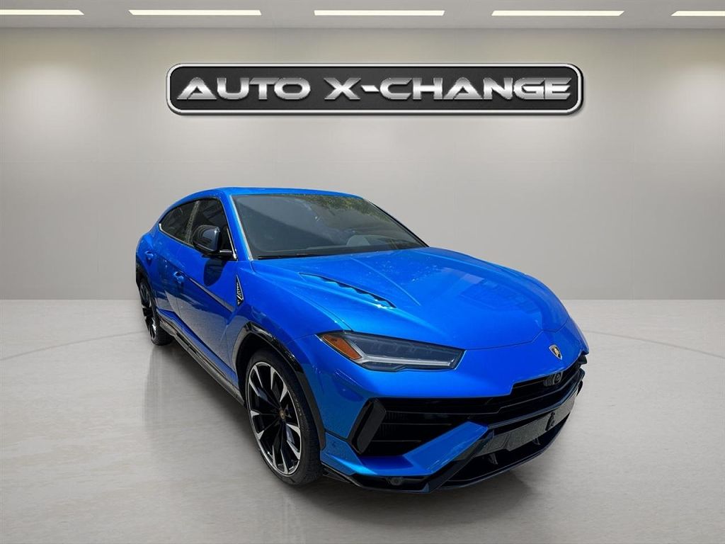 2023 Lamborghini Urus S