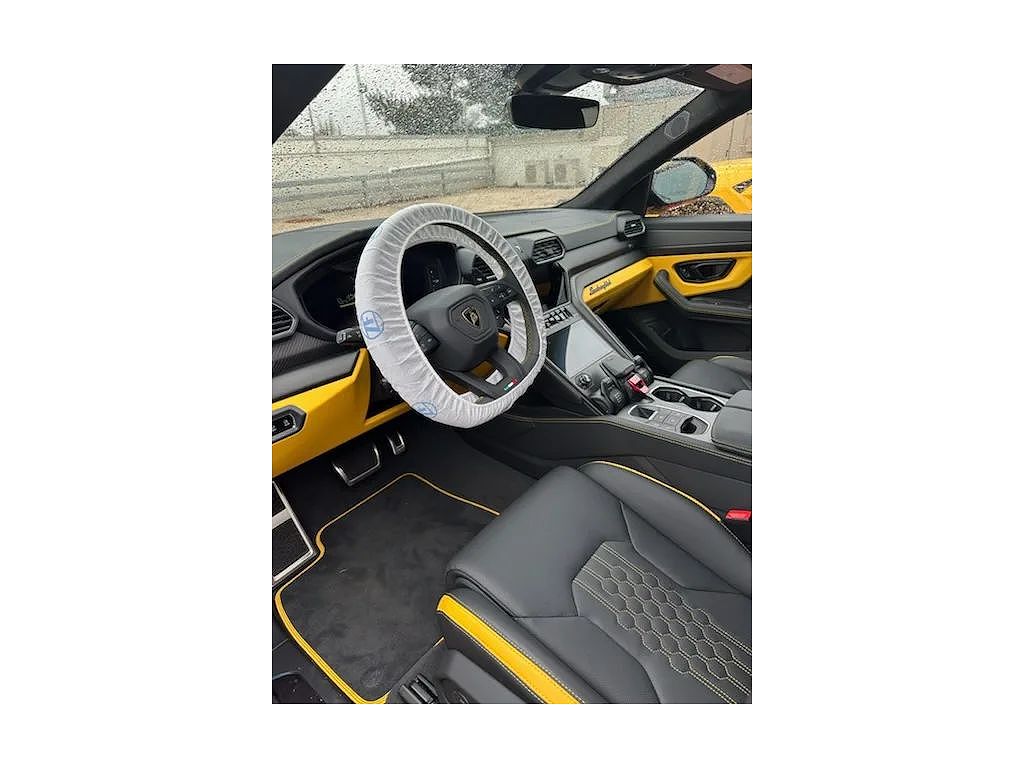 2024 Lamborghini Urus S
