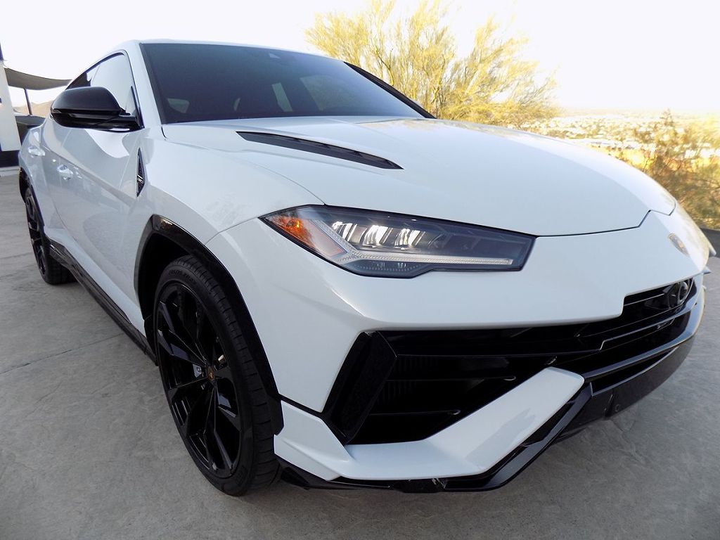 2023 Lamborghini Urus S