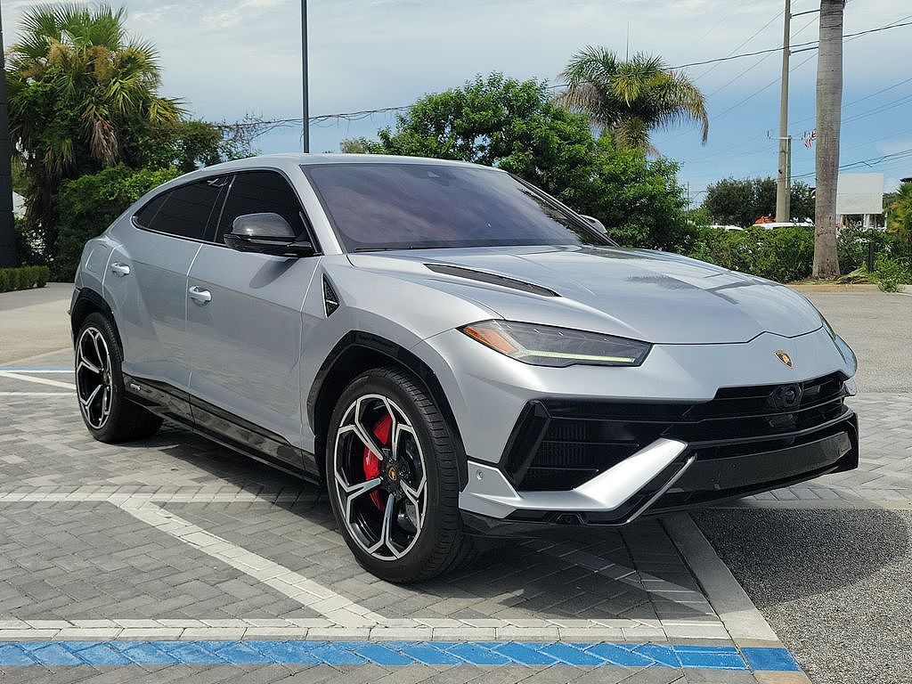 2023 Lamborghini Urus S