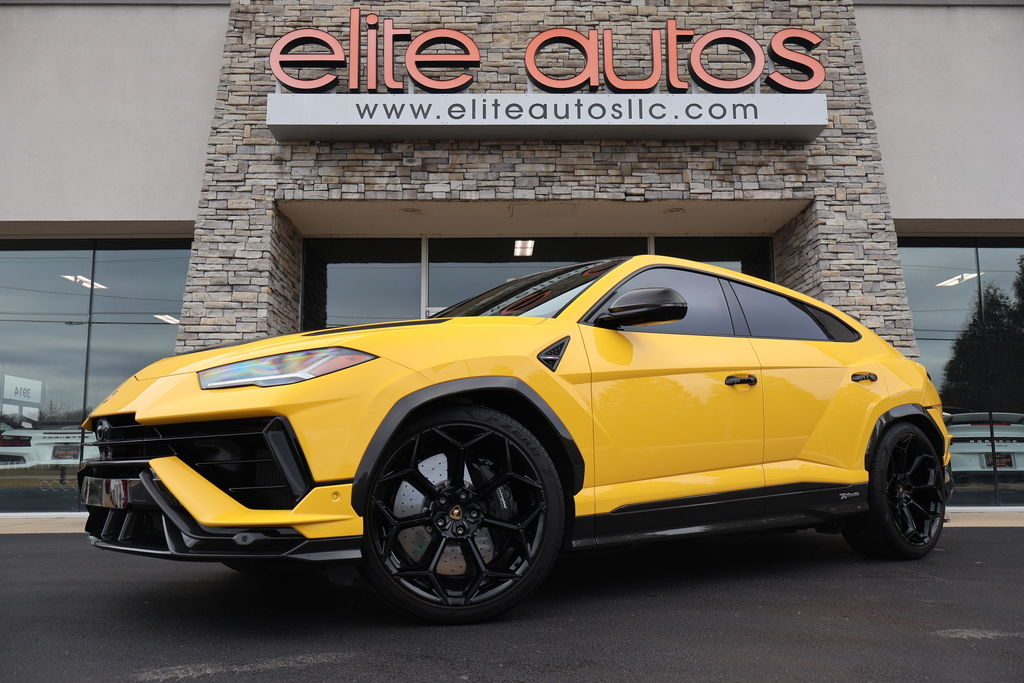 2023 Lamborghini Urus Performante