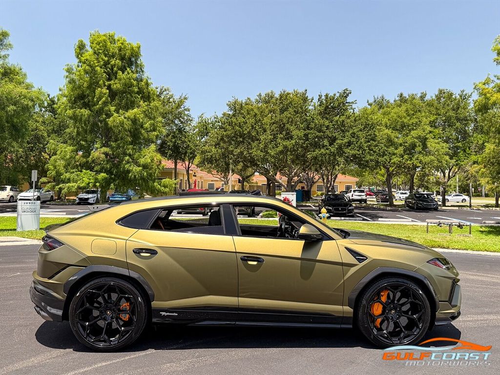 2024 Lamborghini Urus Performante